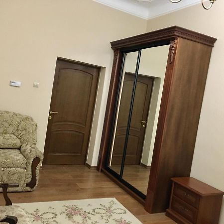 Cozy Apartment Лвив Екстериор снимка