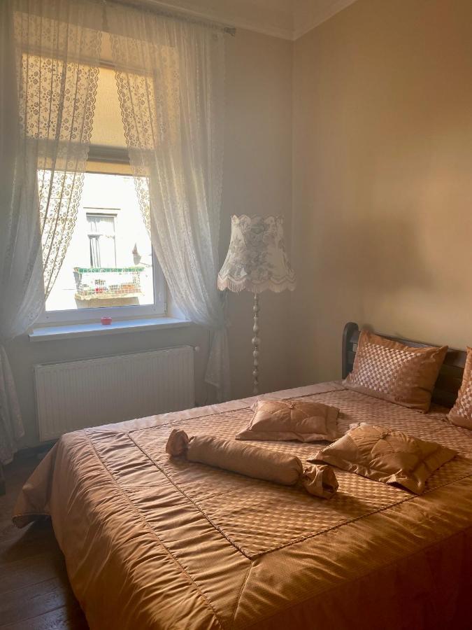 Cozy Apartment Лвив Екстериор снимка