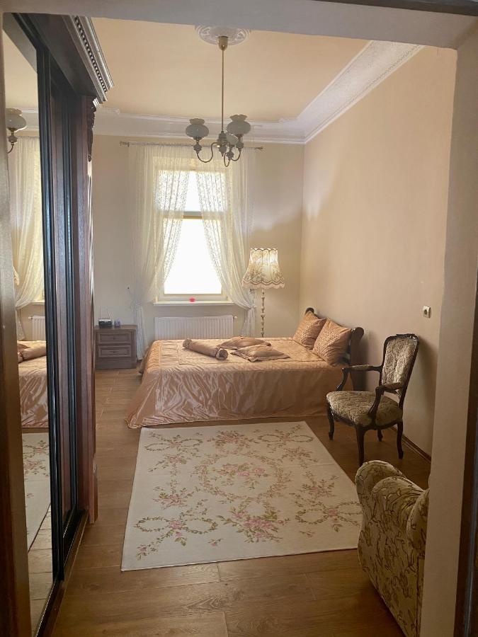 Cozy Apartment Лвив Екстериор снимка