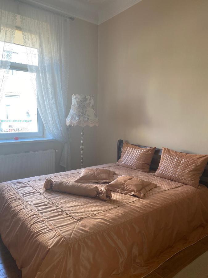 Cozy Apartment Лвив Екстериор снимка