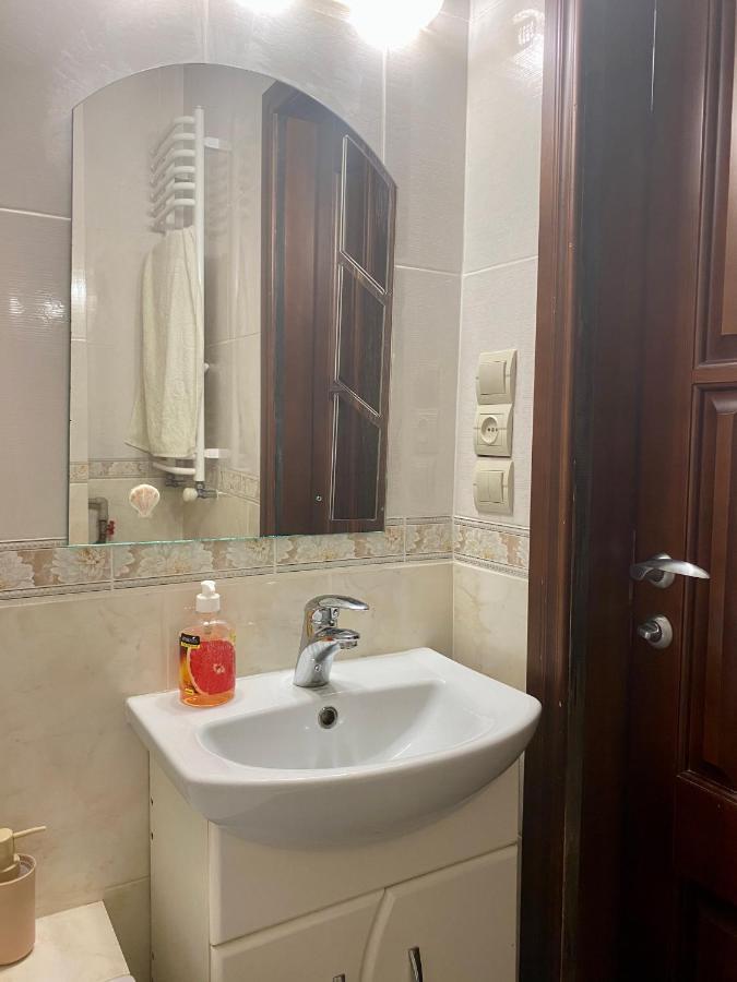 Cozy Apartment Лвив Екстериор снимка